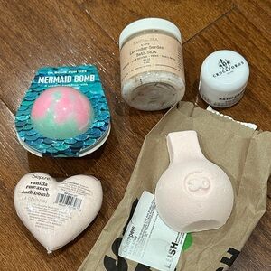 Bath Bomb and bath salt bundle —new